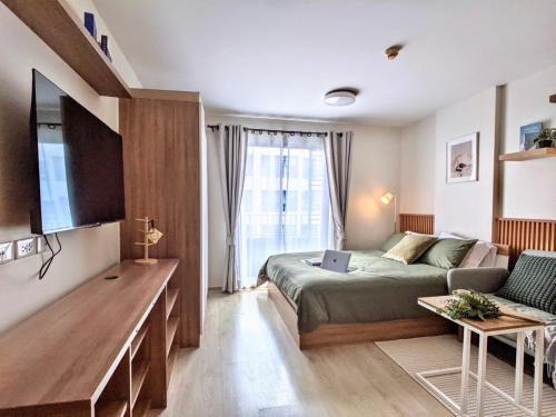 Bang Na Apartment | Elio Sukhumvit 64: Chic Space