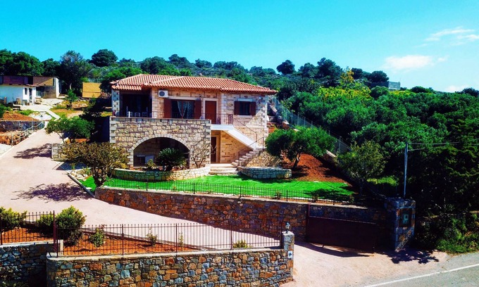 Sissi Villa | Elisavet Traditional Villa