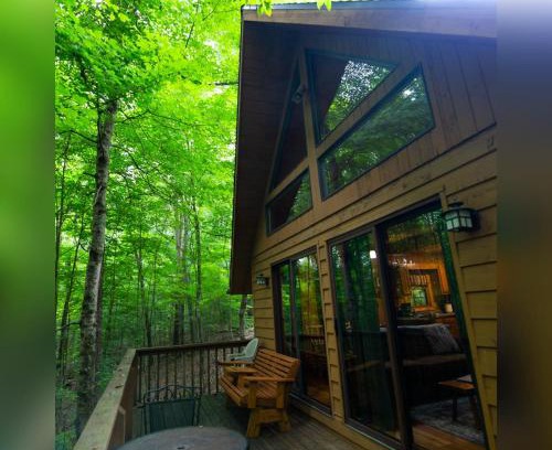 South Bloomingville House | Elk - by The Chalets