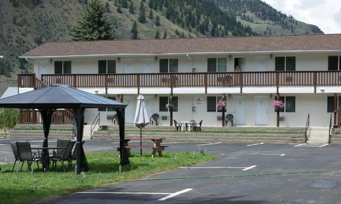 Okanagan-Similkameen Hotel | Elks Motel