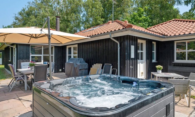 Udsholt Sand House | "Elline" - 450m from the sea by Interhome