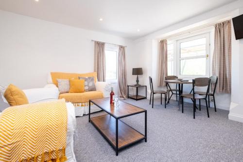 Pettistree Apartment | Elm - Three Tuns Apartments, Pettistree, Wickham Market - by Aldeburgh Coastal Cottages