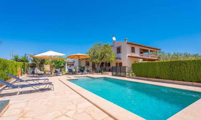Porreres Villa | ELS XIPRERS - Beautiful country house with private pool and WiFi