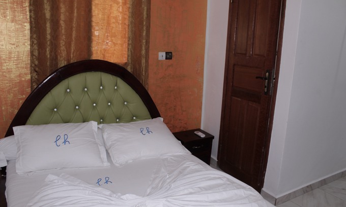 Douala Hotel | Elu Hotel Chambre Deluxe - Bonamoussadi