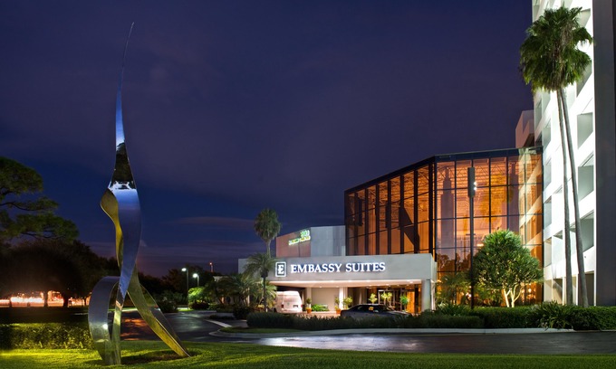Palm Beach Gardens Hotel | Embassy Suites by Hilton Palm Beach Gardens PGA Boulevard