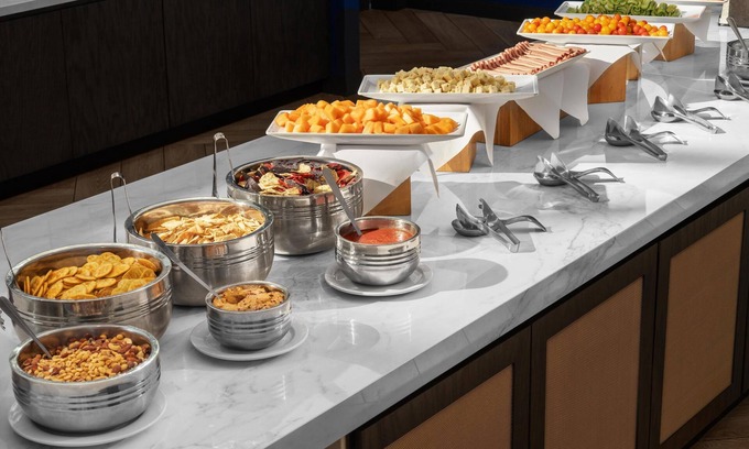 East Boston Hotel | Embassy Suites Boston Logan Airport
