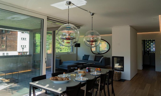 Arosa Apartment | Emsla
