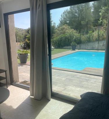 Niolon Bed & Breakfast | En Plein cœur des calanques à 800 m de la mer