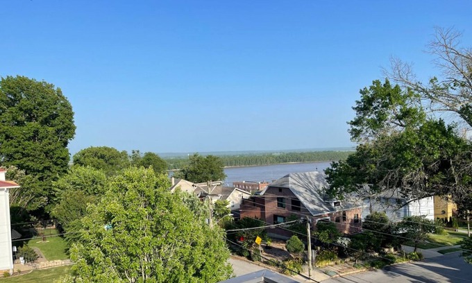 Cape Girardeau Apartment | EN11: Downtown Penthouse with roof deck! AMAZING VIEW! - 5 mins away downtown