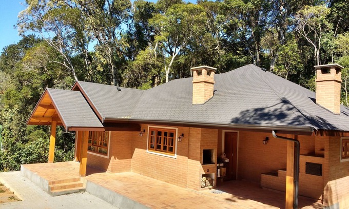 Monte Verde House | Encanto Chalet-1.5 km from the center, 3 bedrooms, sleeps 8. Spectacular mountain view!