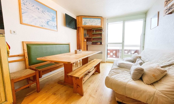 Eclose-Est Apartment | Enchanting 2-bedroom apartment in Huez with stunning views