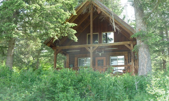 Polson Cabin | ENCHANTING CABIN IN THE WOODS