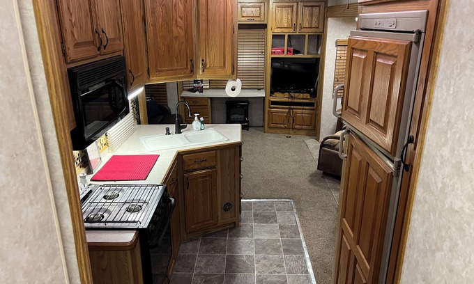 Chapman RV Rental | Enchanting camper-cabin life in small town Chapman Kansas with all amenities