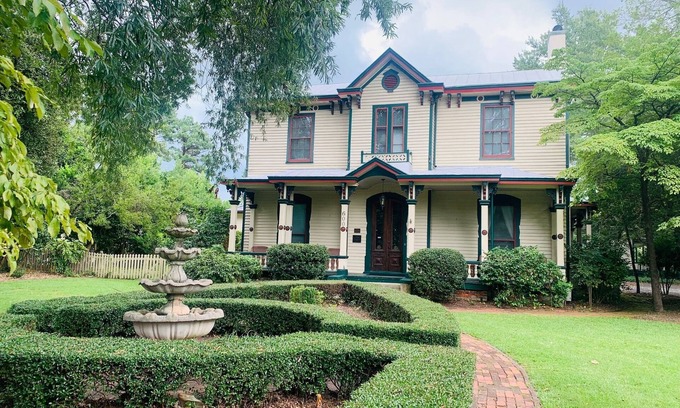 Wilson House | Enchanting Estate In the heart of Wilson