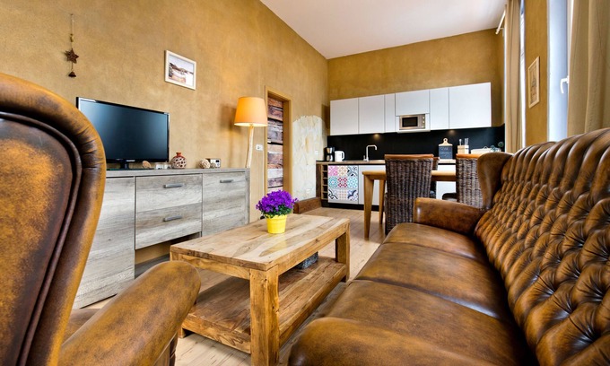 Oybin Apartment | Enchantingly warm & sunny apartment "Antholz"