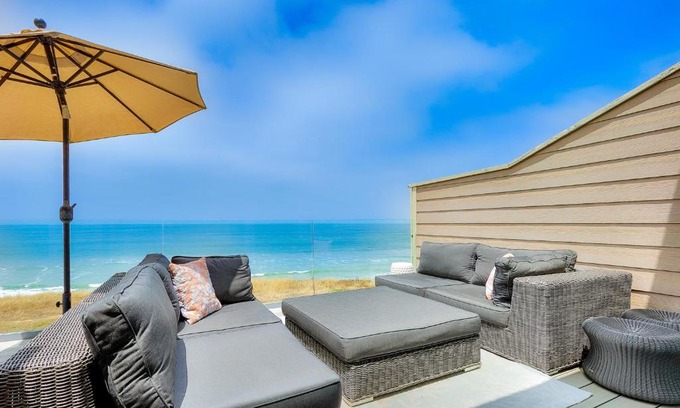 Encinitas Apartment | Encinitas Seabluffe Oceanfront Condo