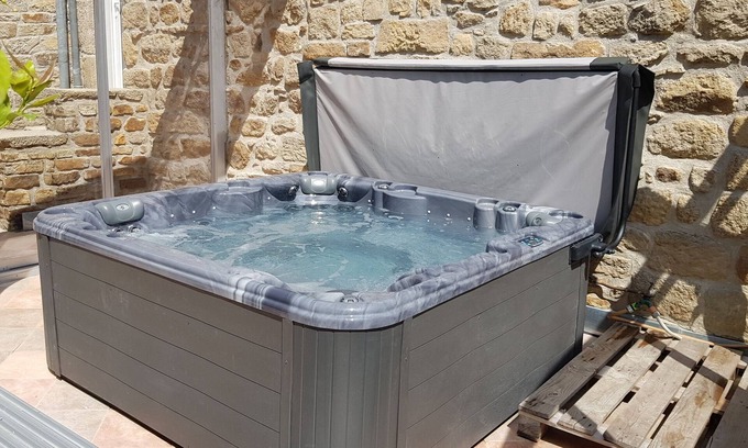 Les Assions Cottage | Enclosed and spacious gîte, air-conditioned rooms, SPA, Closed garage, Beaches 5km max.