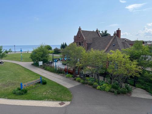 Downtown - Waterfront Hotel | Endion Station Inn Next to Lake Superior