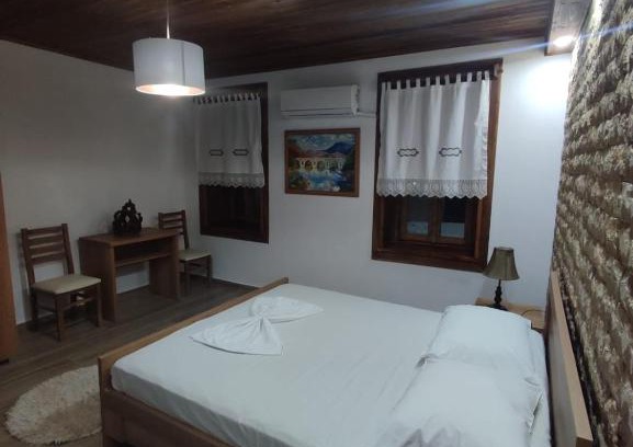 Berat Apartment | Eni entire guesthouse parking on site