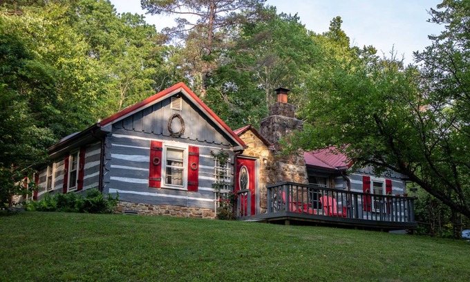 Gnaw Bone Cabin | Enjoy a Breath of Fresh Air at Trinity Hill!