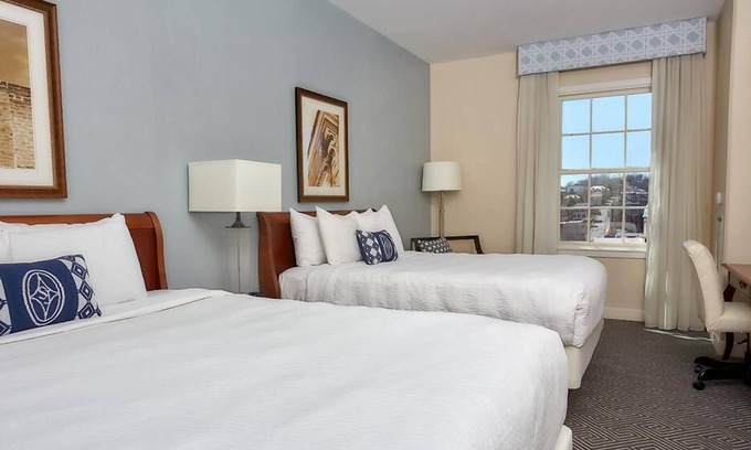Staunton House | Enjoy a Hassle-Free and Suiting Stay! 3 Comfortable Units, Pets Allowed