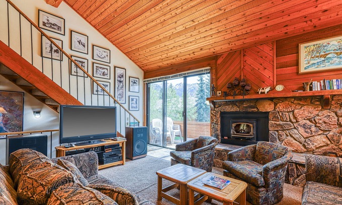 Mammoth Lakes Condo | Enjoy a Shared Hot Tub, Sauna & Pool When Staying in This Spacious Condo