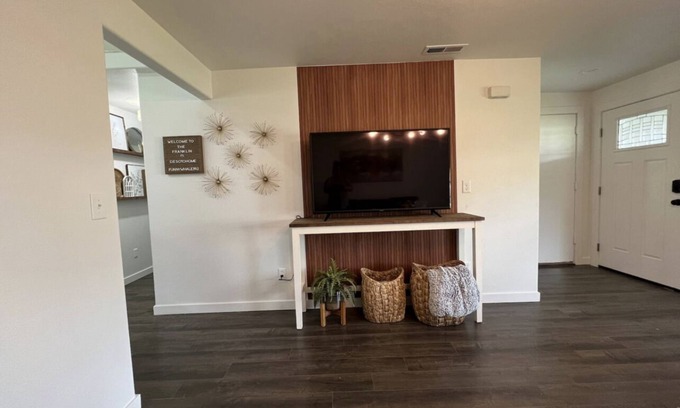 Tri-Cities House | Enjoy a stylish experience at The Franklin