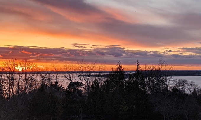 Portsmouth House | Enjoy elegant comfort with breathtaking water views on grand property