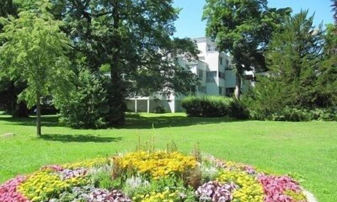 Petershausen-Ost Apartment | Enjoy holidays in a prime location in Konstanz, the holiday in the south right on the shore