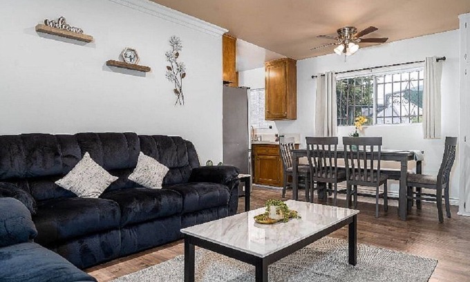 Inglewood Apartment | Enjoy Inglewood at its finest, unit 3, lower 2 bedroom, Samsung air fryer oven.