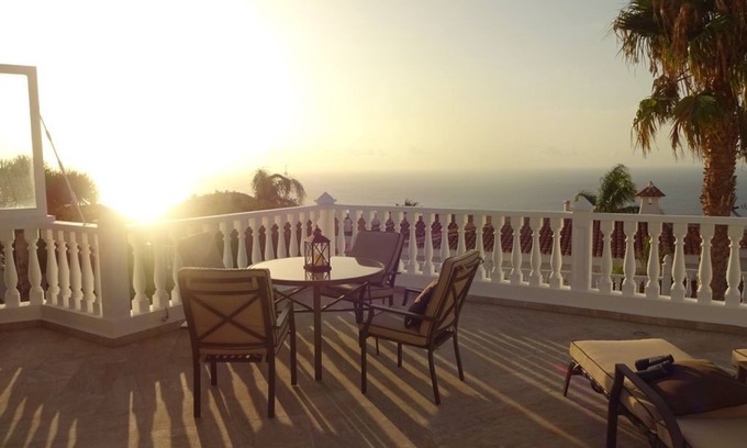 Candelaria House | Enjoy life away from mass tourism with a fantastic sea view!