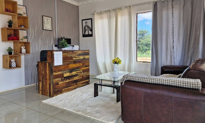 Serowe House | Enjoy Nature, Culture & Comfort in Spacious Standard, Suite & Family Rooms