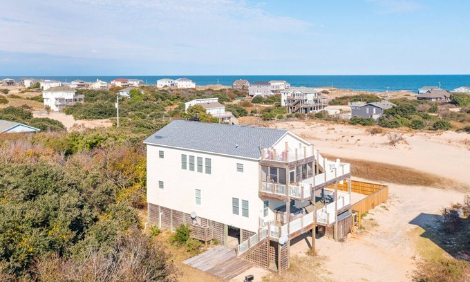 Corolla House | Enjoy ocean views from the crow's nest at Shaka Shack!