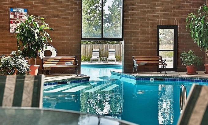 Wenatchee Hotel | Enjoy Panoramic Wenatchee Valley Views! Convenient Room, Pool, Free Parking!