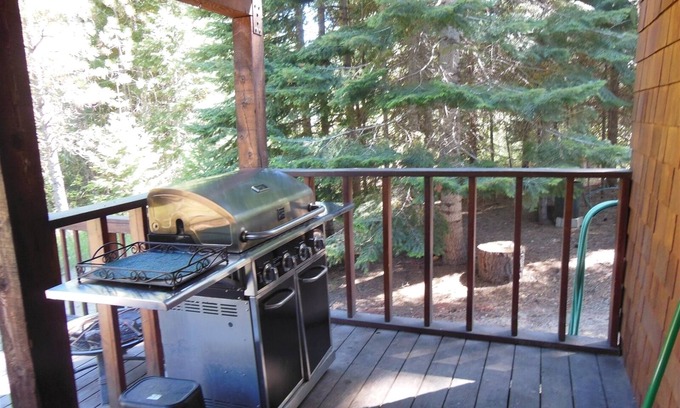 Garden Valley Condo | Enjoy Privacy in the Pines, Close to Golf Course