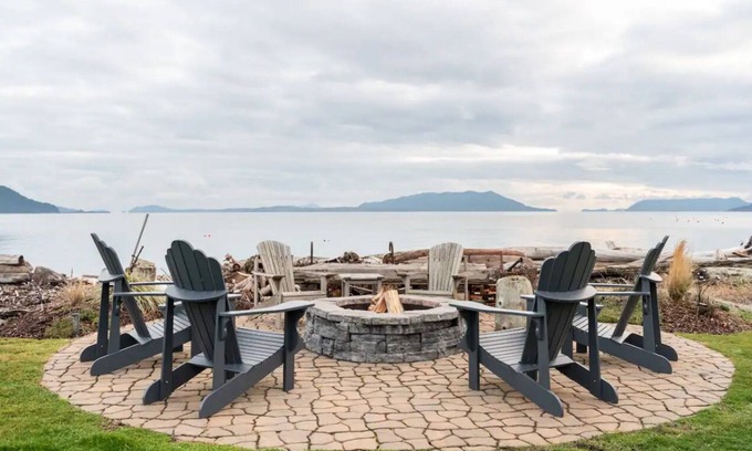 Lummi Island Apartment | Enjoy stunning views from the private guest suite - peaceful waterfront retreat!