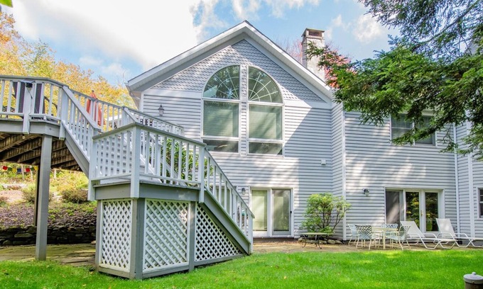 Eagles Mere House | Enjoy the calming views of the woods at "Treeside" in Eagles Mere