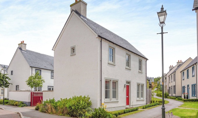 Balloch Cottage | Enjoy the décor and all the space that this house has to offer.