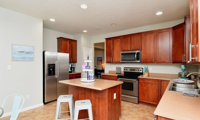 Dayton House | Entertainer Dream-Game Room, WPAFB, Downtown