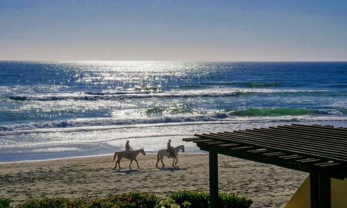 La Fonda House | Entire 1st floor Beachfront Condo 3BD 2 BA in La Playa La Mision