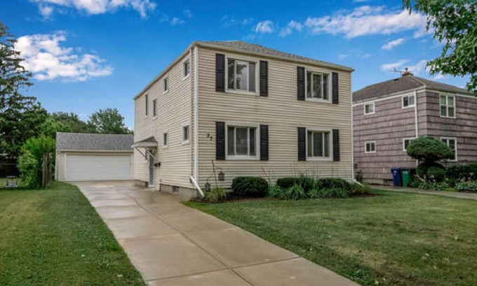 North Buffalo House | Entire 4 bedroom 2 bathroom House in North Buffalo with Free Driveway Parking