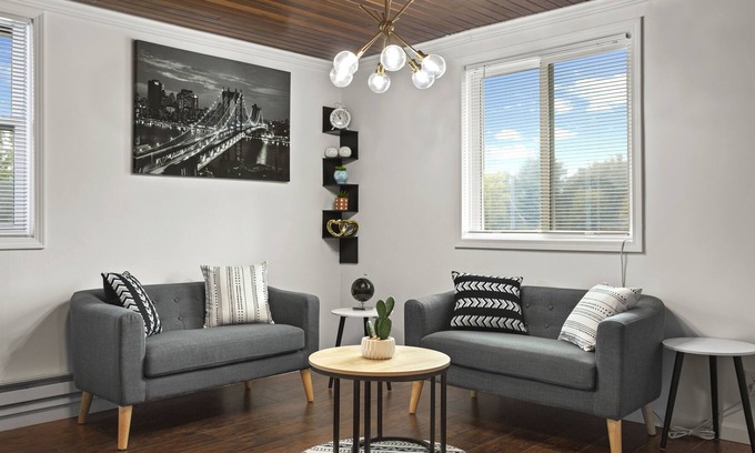 Lorain Apartment | ENTIRE APPARTMENT WITH FREE PARKING