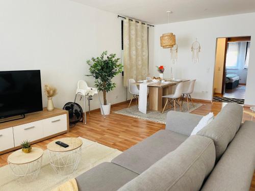 Oftersheim Apartment | Entire Flat for you Schwetzingen,Mannheim & HD