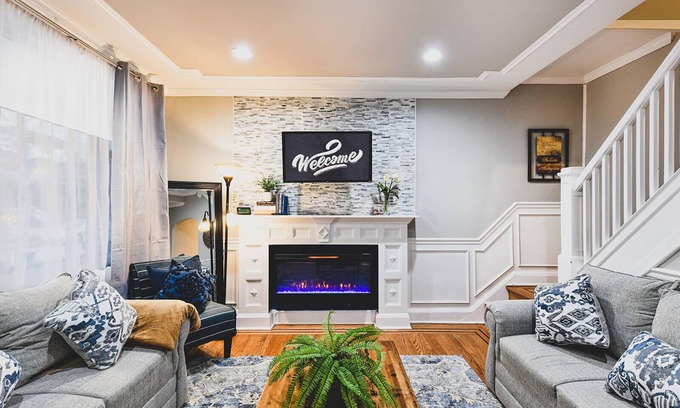 Bayview House | Entire Home 3BD 2BTH/PrvtParking/WiFi/Clean/Quiet/