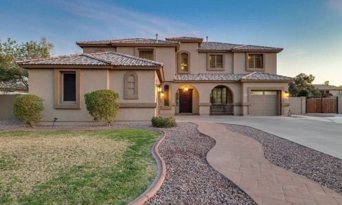 Glendale House | Entire Home by Westgate