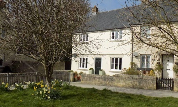 Isle of Portland House | Entire home hosted by Lisa