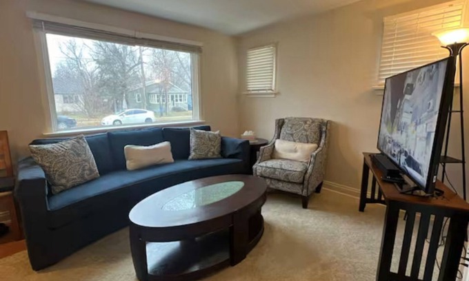 Winnipeg House | Entire Home in Winnipeg St. Vital