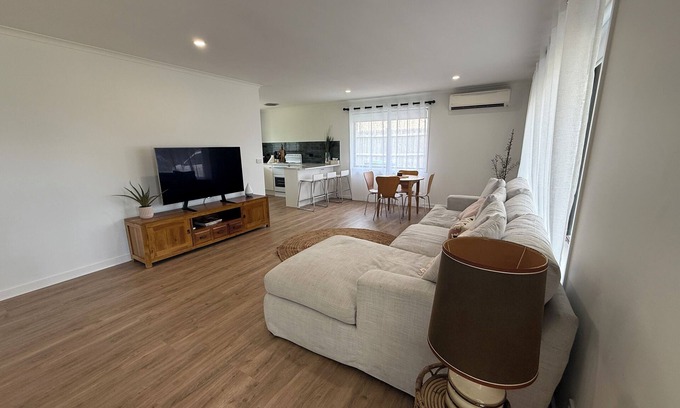 Rosebud House | Entire home on the peninsula