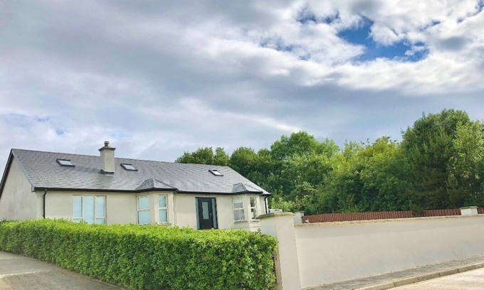 Carndonagh House | Entire Irish Countryside Bungalow at the Heart of the Wild Atlantic Way!