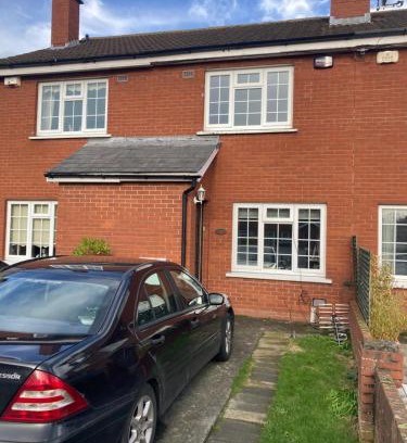 Dublin Villa | Entire Terraced two story redbrick house with parking in secluded cul de sac